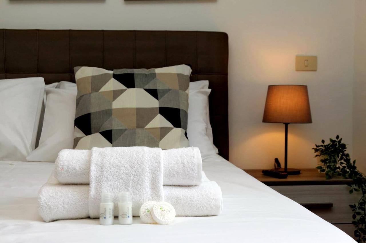רומא Colosseo Sunset Apartment מראה חיצוני תמונה