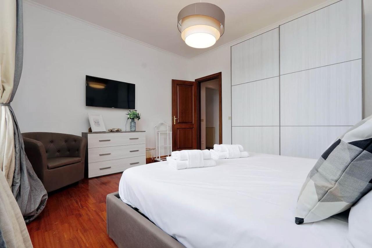 רומא Colosseo Sunset Apartment מראה חיצוני תמונה
