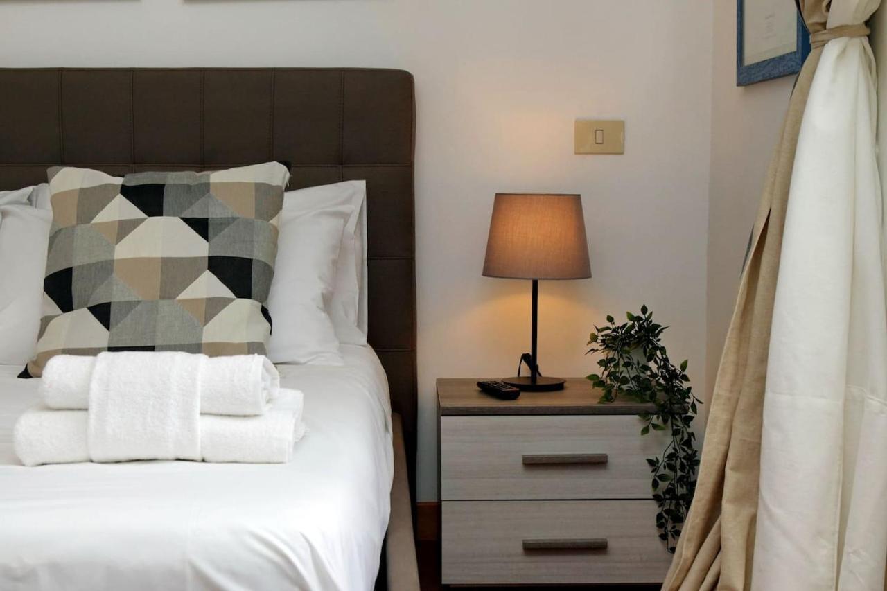 רומא Colosseo Sunset Apartment מראה חיצוני תמונה