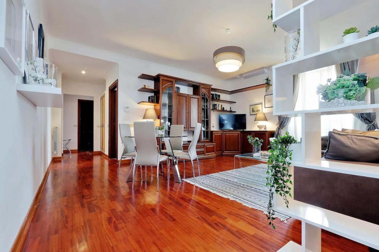 רומא Colosseo Sunset Apartment מראה חיצוני תמונה