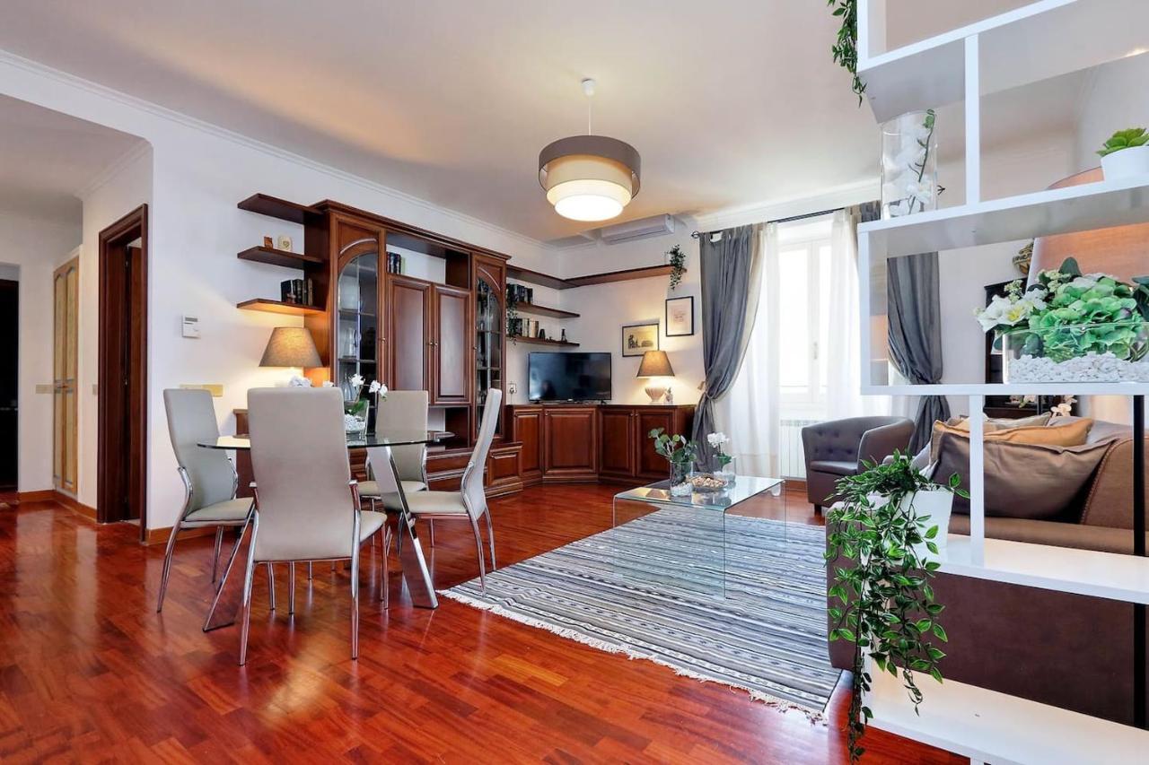 רומא Colosseo Sunset Apartment מראה חיצוני תמונה