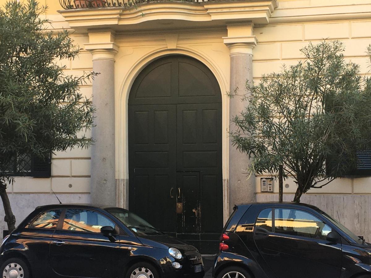 רומא Colosseo Sunset Apartment מראה חיצוני תמונה