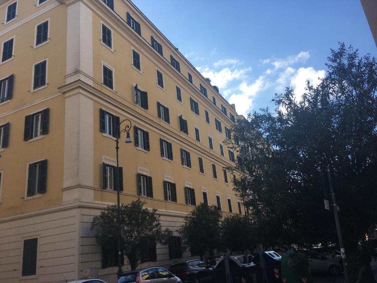 רומא Colosseo Sunset Apartment מראה חיצוני תמונה